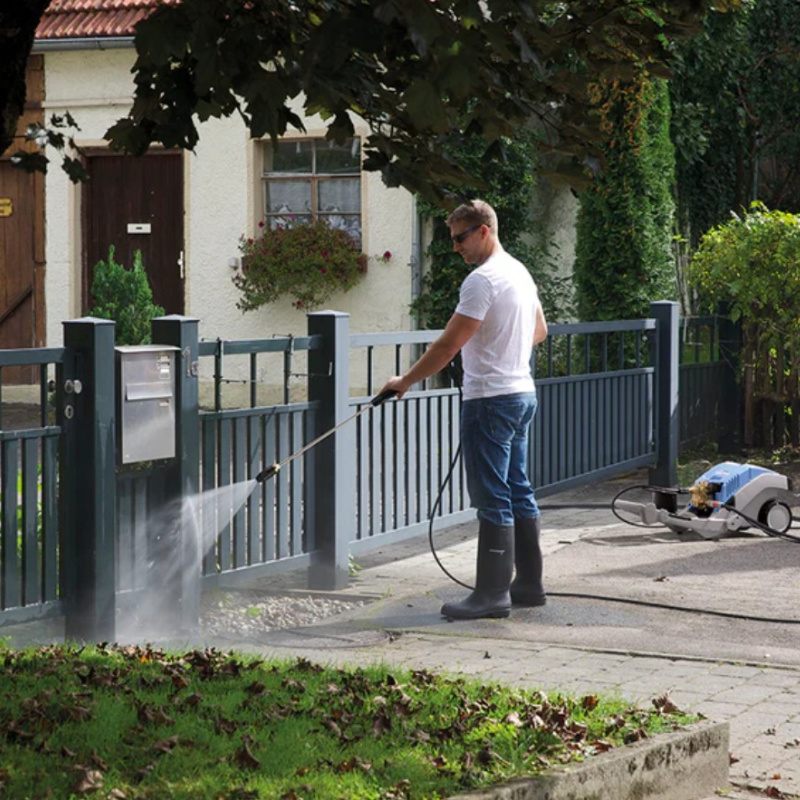 Kranzle K1050TS Cold Water Pressure Washer Being Used on Fence
