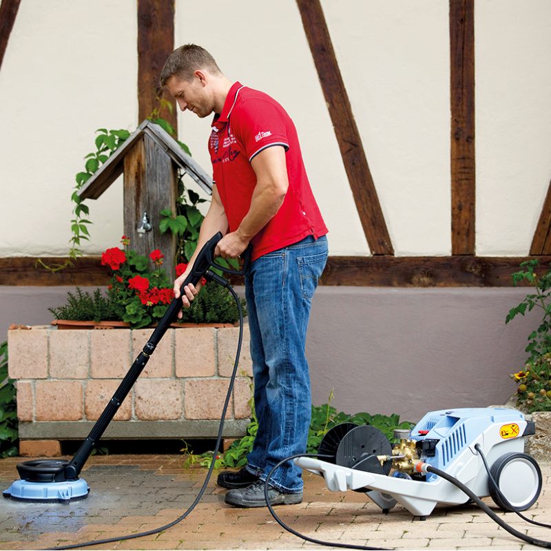 Kranzle K1152TST 10A Being Used on Pavement