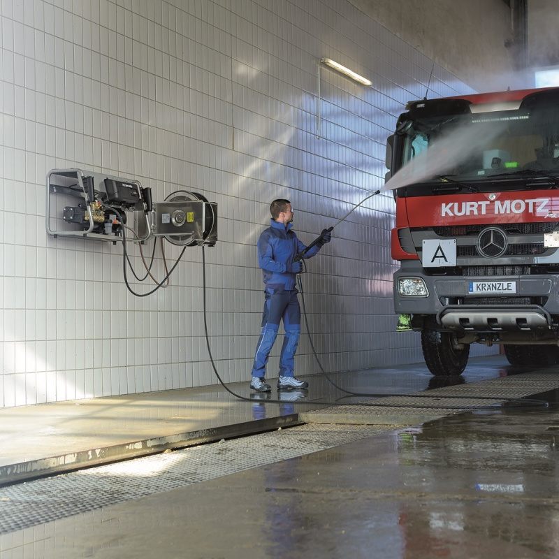 Kranzle WS-RP1000TS Cold Water Pressure Washer Being Used on Firetruck