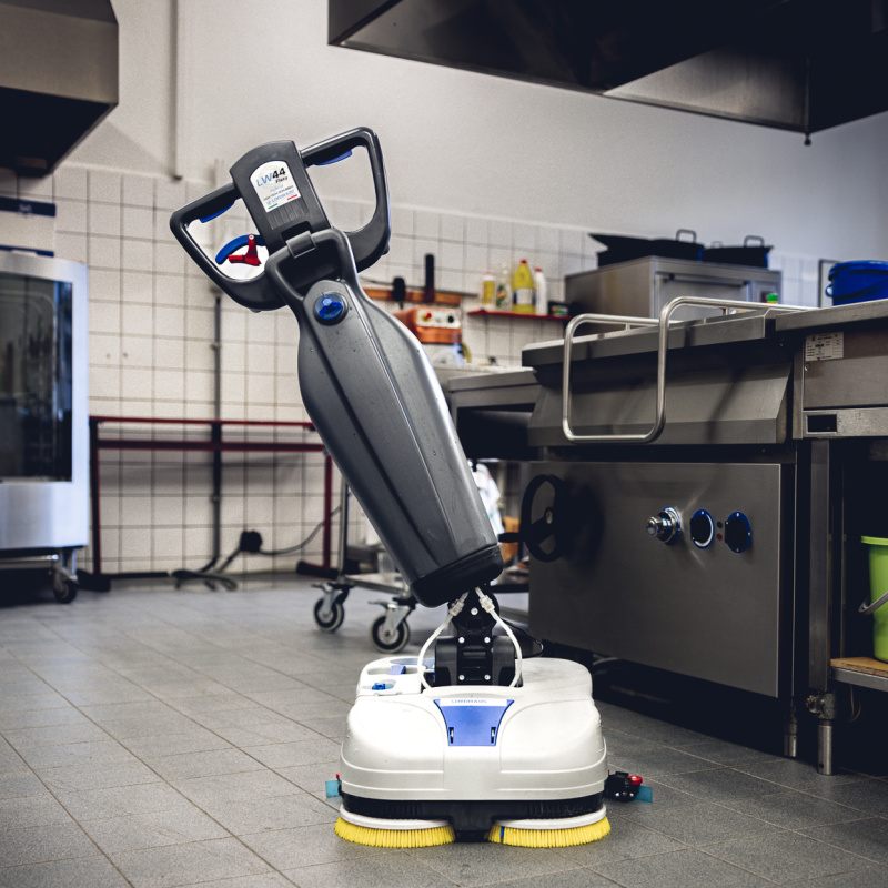 Lindhaus LW44 LW52 Flexy Hybrid Scrubber Dryer Kitchen