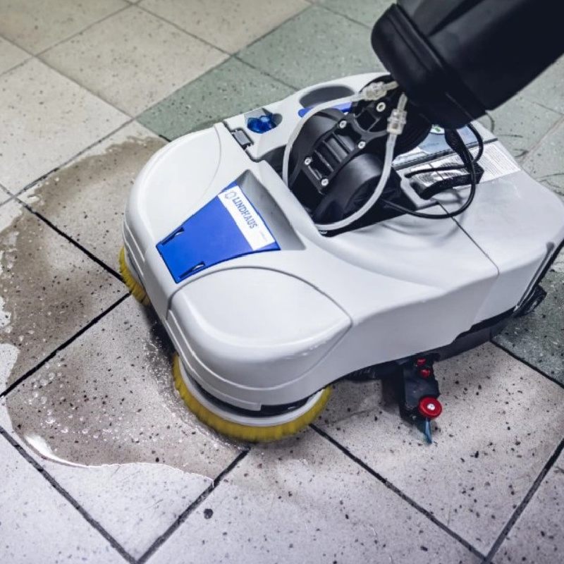 Lindhaus LW44 LW52 Flexy Hybrid Scrubber Dryer Scrubbing Action