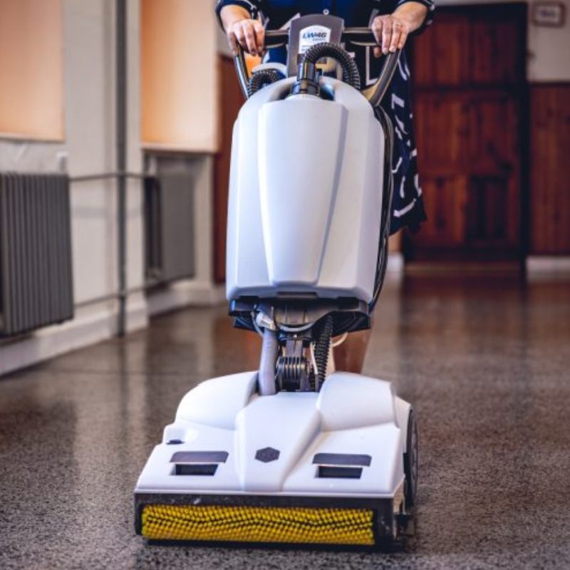 Lindhaus LW46 Scrubber Dryer Front View