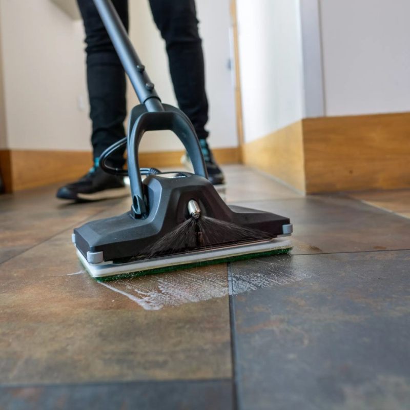 Motorscrubber Shock Up Close in Action