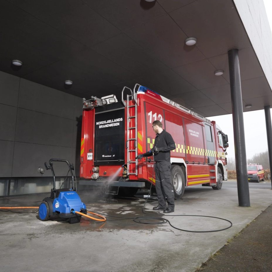 Nilfisk MC 5M 115700 Medium Cold Water Electric Pressure Water Firetruck
