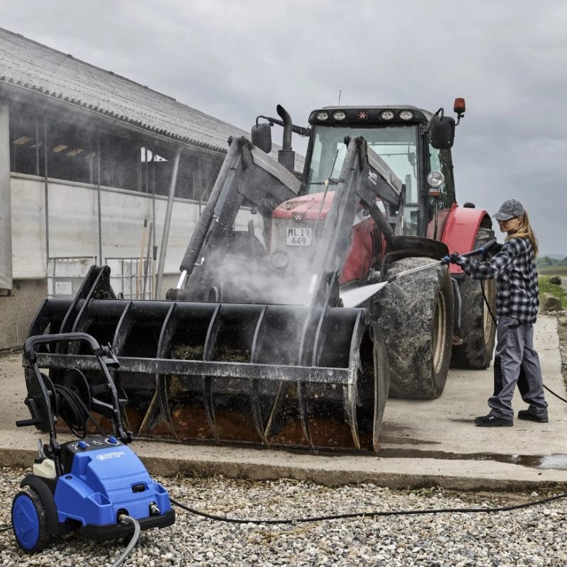 Nilfisk MC 5M 115700 Medium Cold Water Electric Pressure Water Tractor