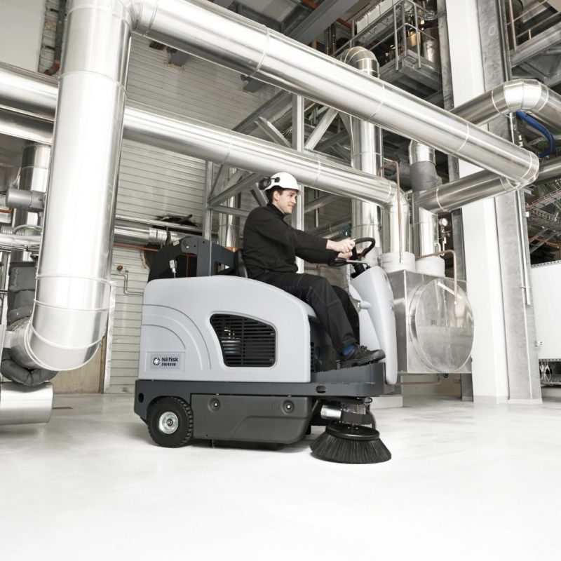 Nilfisk SW4000 Sweeper Side View in Action