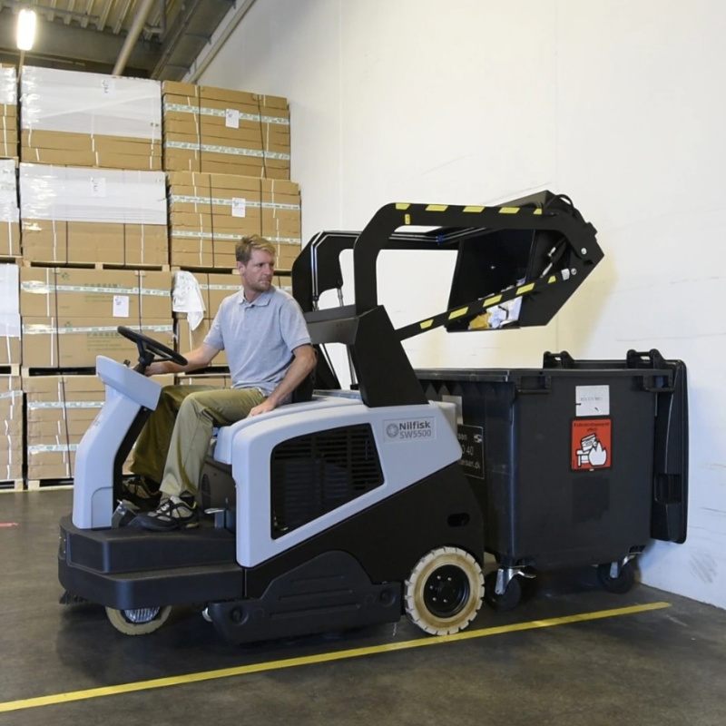 Nilfisk SW5500 Sweeper Empty Hopper