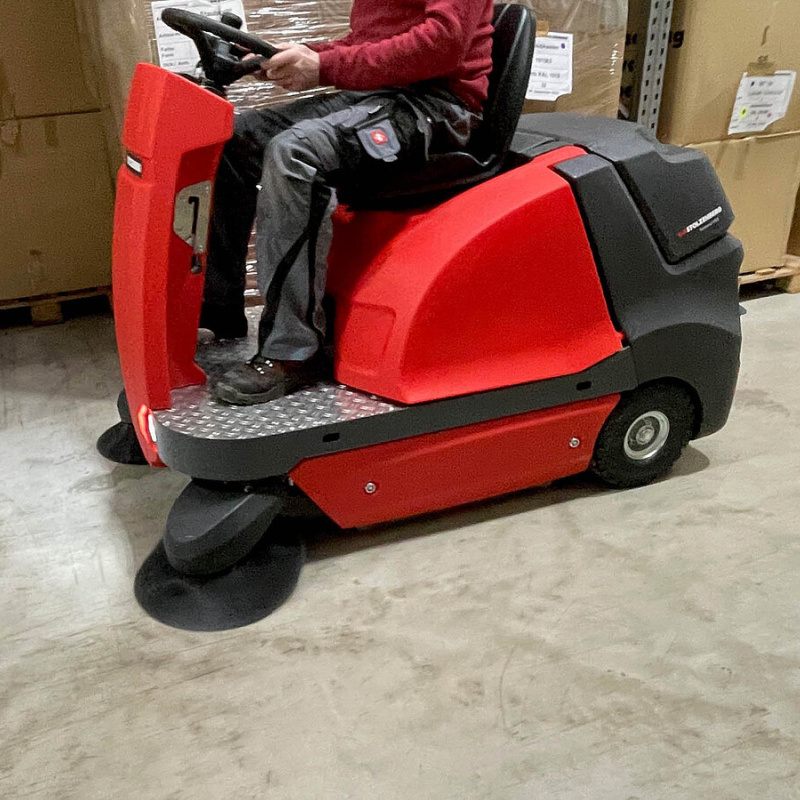 Stolzenberg TwinSweep 1150E Sweeper Action View
